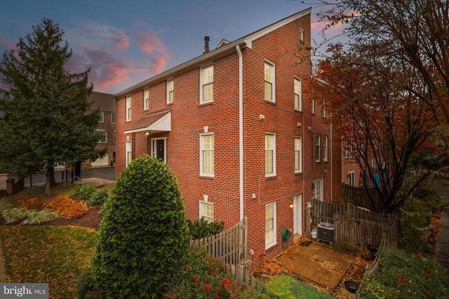 property at 101 Roberts Ct
