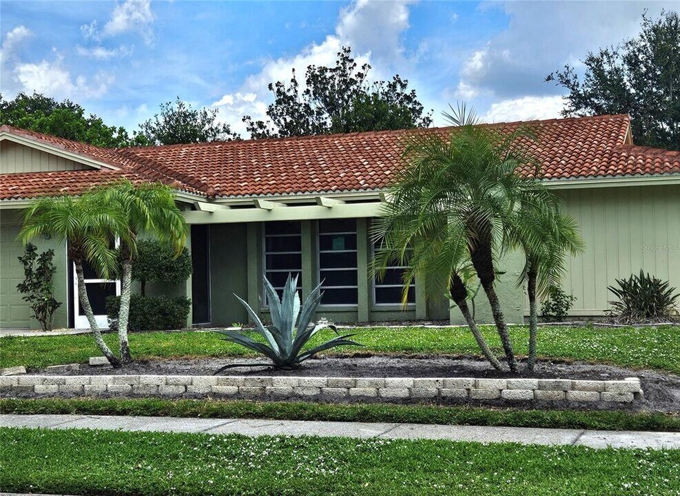 7541 Biltmore Dr in Sarasota, FL - Building Photo