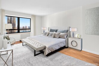 240 E 47th St, Unit 22D in New York, NY - Building Photo - Building Photo
