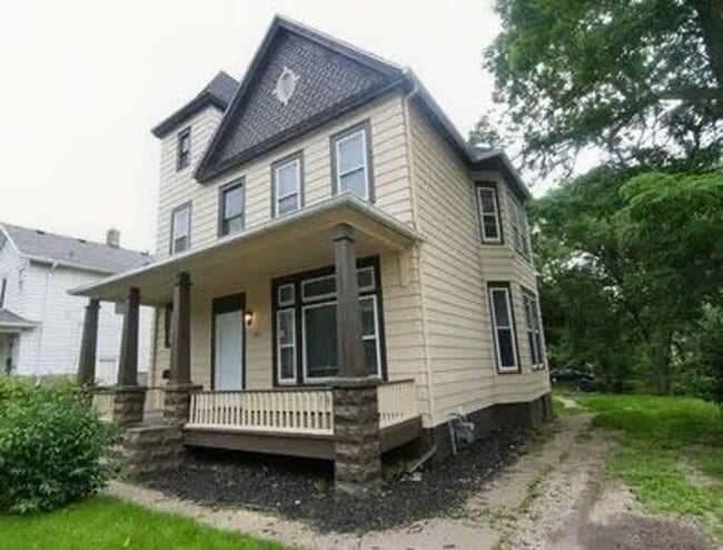 property at 1323 Gaines St