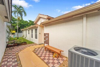 7542 NW 3 St in Plantation, FL - Building Photo - Building Photo