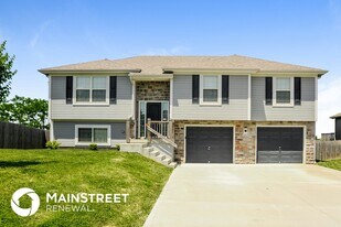 428 Buffalo Ct in Raymore, MO - Building Photo