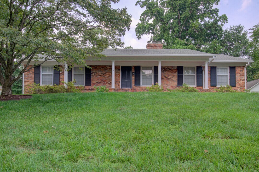4901 Gaynor Rd in Charlotte, NC - Building Photo