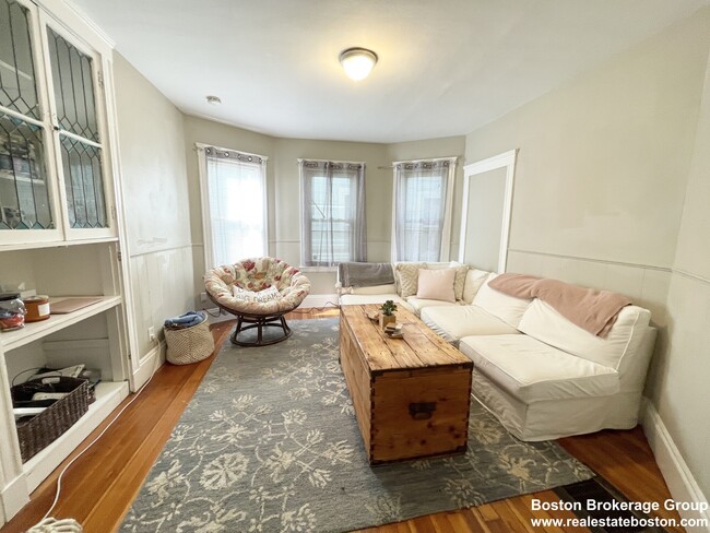 9 Taft St, Unit 3 in Boston, MA - Building Photo - Building Photo
