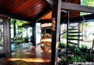 48 Westland Dr in Glen Cove, NY - Building Photo - Building Photo