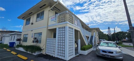 4490 W Flagler St in Coral Gables, FL - Building Photo - Building Photo