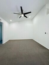 6335 E Brown Rd in Mesa, AZ - Foto de edificio - Building Photo