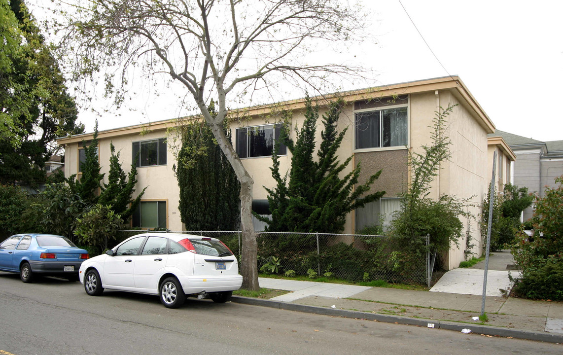 1900 7th St in Berkeley, CA - Building Photo