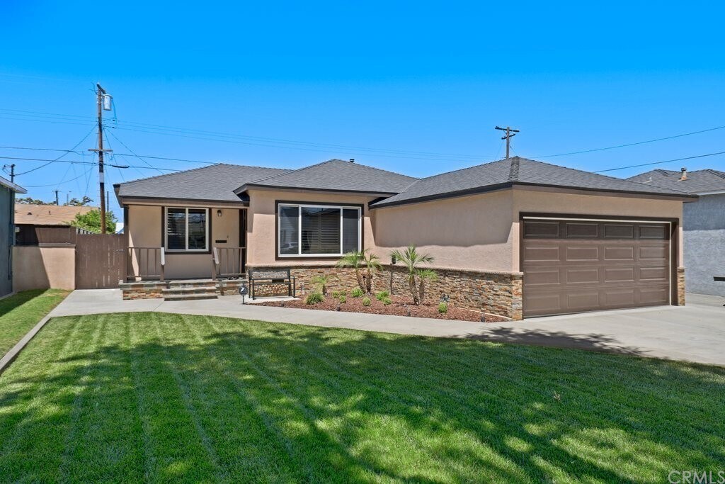 2957 Daneland St in Lakewood, CA - Building Photo