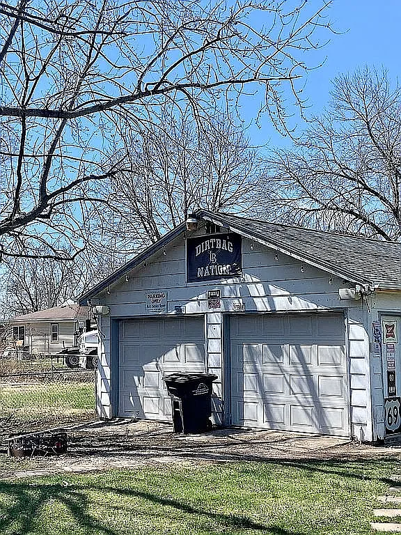 100 SE 33rd St in Des Moines, IA - Foto de edificio - Building Photo