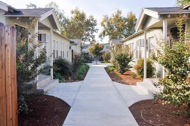 242 N Glenn Ave in Fresno, CA - Building Photo - Building Photo