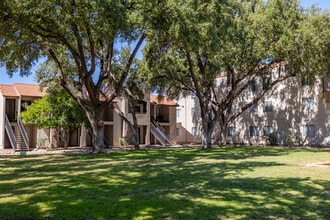 Casa Bella in Tucson, AZ - Building Photo - Building Photo