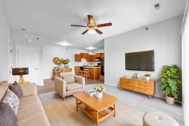 Sterling Pointe Apartments in Johnston, IA - Building Photo - Building Photo