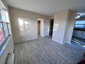 5645 Central Ave in St. Petersburg, FL - Foto de edificio - Building Photo