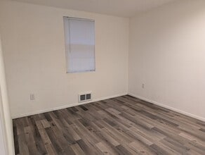 107 E Section St in Mount Vernon, WA - Building Photo - Building Photo