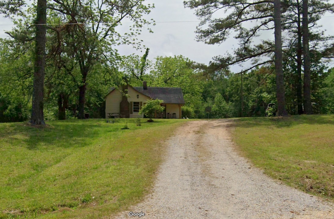 6017 Marianna Rd in Holly Springs, MS - Building Photo