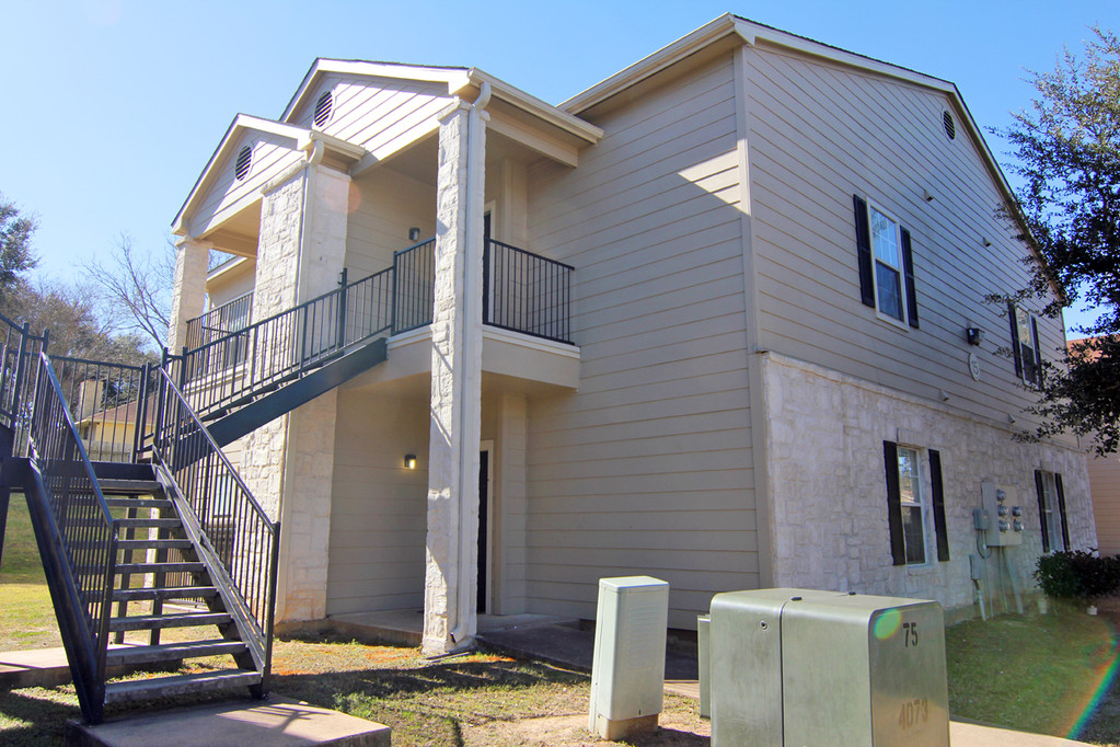 Brenham Oaks Apartments in Brenham, TX