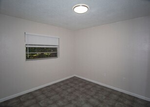 832 N Hyer Ave in Orlando, FL - Building Photo - Building Photo