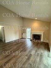 1717 S Cypress in Wichita, KS - Foto de edificio - Building Photo