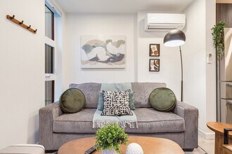 1433 E Howell St in Seattle, WA - Building Photo - Building Photo