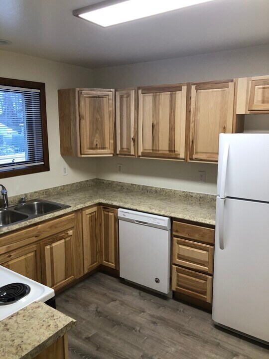 1552 Turner St, Unit B in Fairbanks, AK - Building Photo