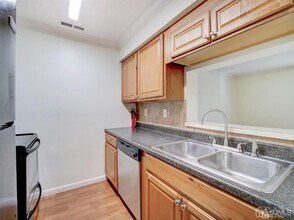 1513 Ravens Crest Dr in Plainsboro, NJ - Building Photo - Building Photo