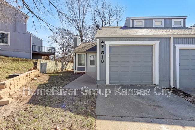 518 NW Valleybrook Rd in Blue Springs, MO - Building Photo - Building Photo