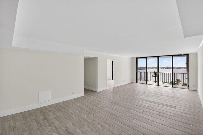 3800 Washington Rd in West Palm Beach, FL - Foto de edificio - Building Photo