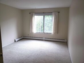 179 Little Canada Rd E in St. Paul, MN - Building Photo - Building Photo