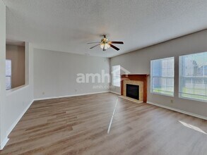 2961 Sentiment Ln in Greenwood, IN - Foto de edificio - Building Photo