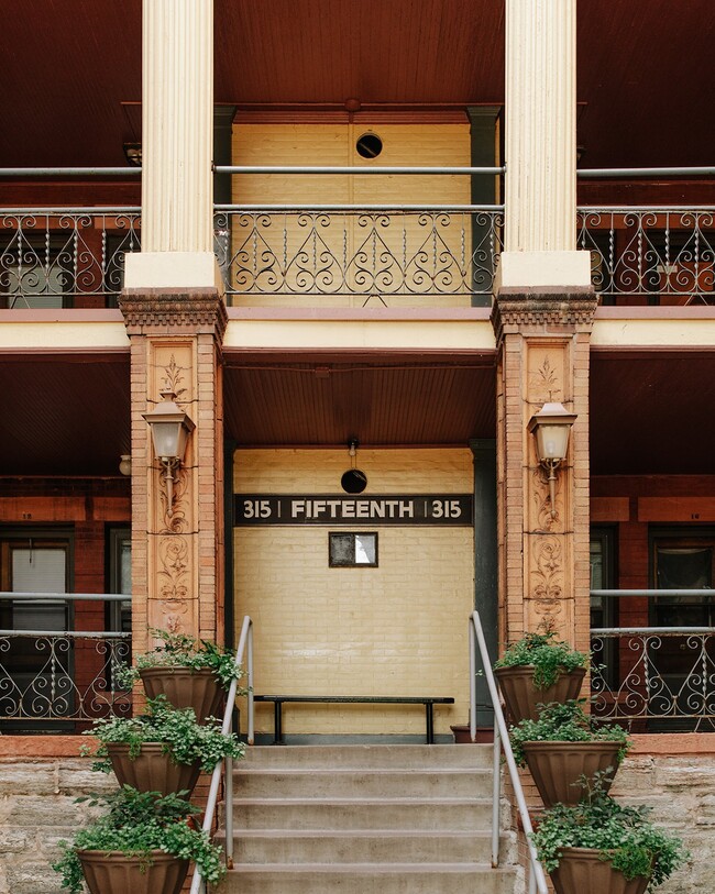 Loring Park Apartments in Minneapolis, MN - Building Photo - Building Photo