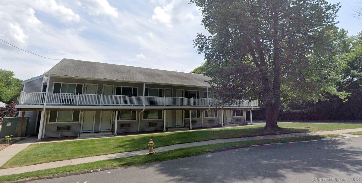 17 Kohanza St in Danbury, CT - Building Photo