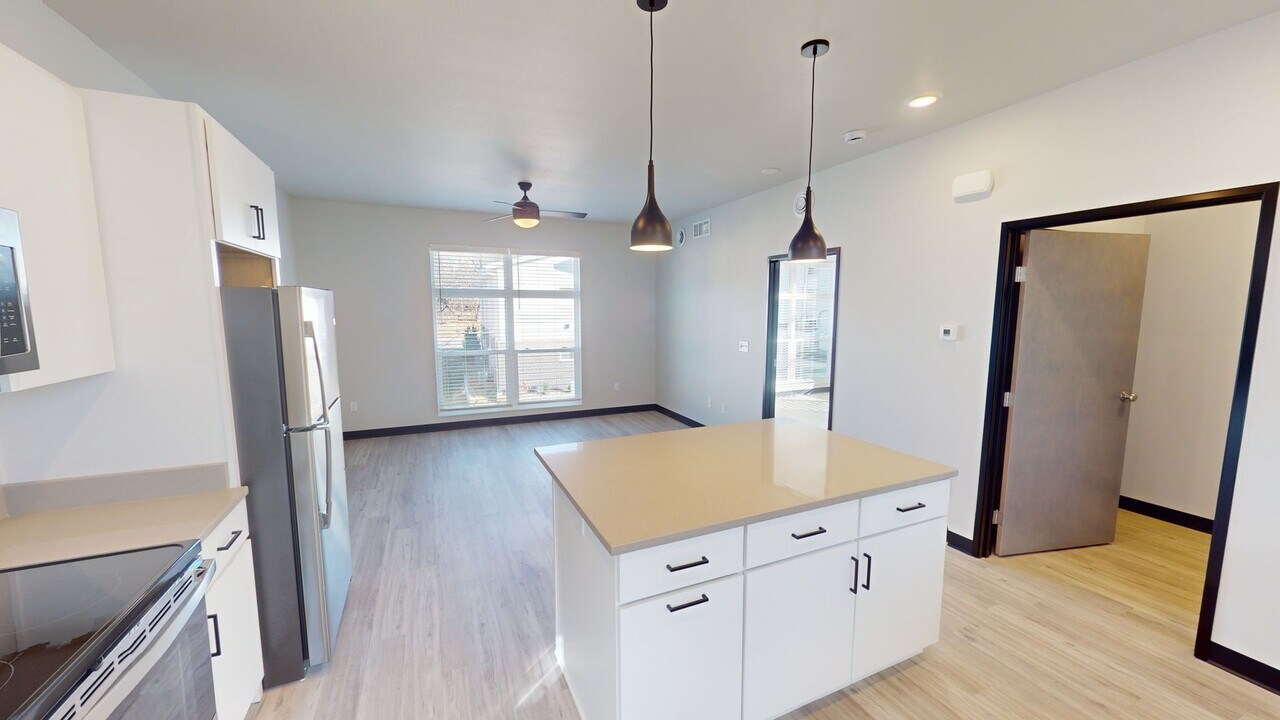 2807 Oakland St in Ames, IA - Building Photo