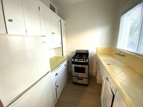 67 Linden Ave in Long Beach, CA - Building Photo - Building Photo