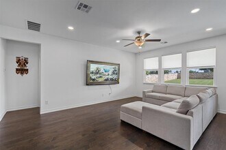 213 Stinchcomb Rd in Hutto, TX - Building Photo - Building Photo