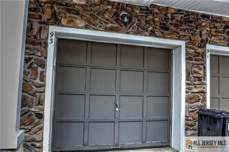 93 Inverness Dr in Edison, NJ - Building Photo - Building Photo