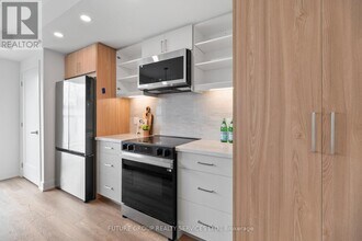 34 Poplar Ave in Toronto, ON - Building Photo - Building Photo