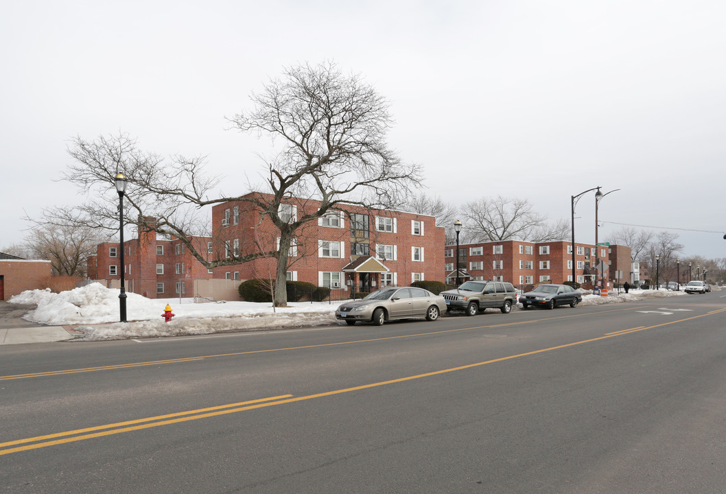 924-946 Wethersfield Ave in Hartford, CT - Building Photo