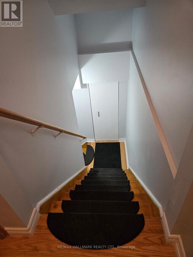 2 Lady Loretta Ln in Vaughan, ON - Building Photo - Building Photo