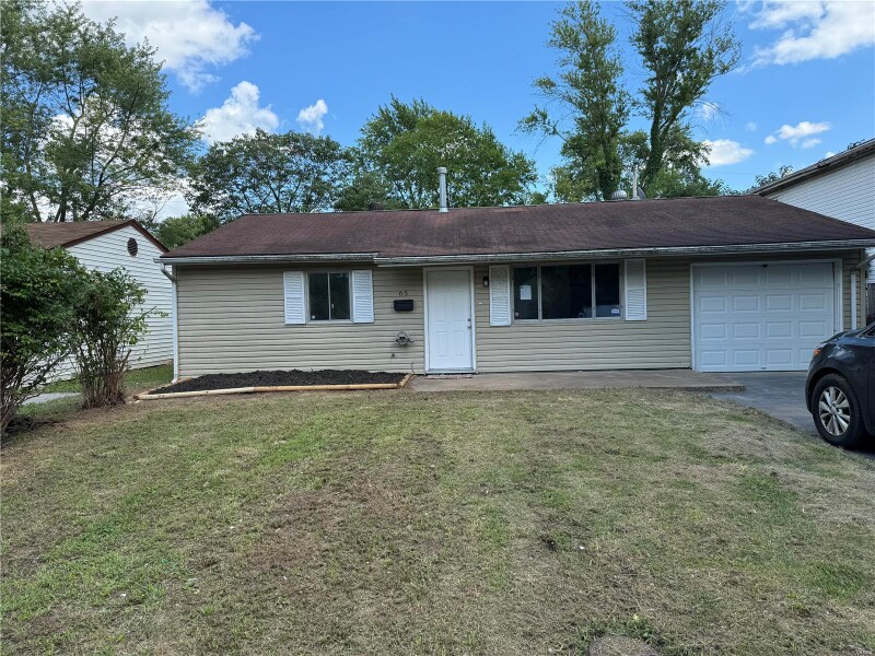 65 St Ambrose Ct in Sauget, IL - Building Photo