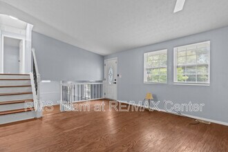 5136 Rock Glen Dr in Stone Mountain, GA - Building Photo - Building Photo