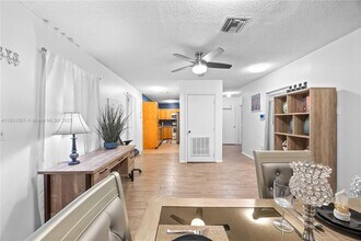 600 NW 99th St in Miami, FL - Building Photo - Building Photo
