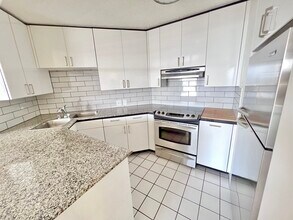 1212 Nuuanu Ave, Unit 3810 in Honolulu, HI - Building Photo - Building Photo