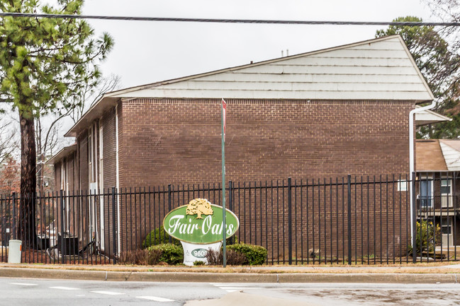 Fair Oaks Apartments in Little Rock, AR - Building Photo - Building Photo