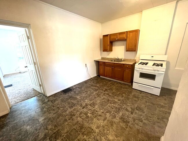 716 Ohio St, Unit 3 in Quincy, IL - Foto de edificio - Building Photo