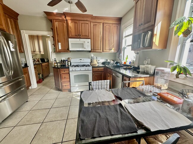 166 Magazine St, Unit 1