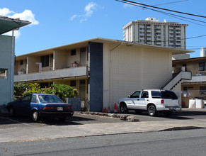 907 Makahiki Way in Honolulu, HI - Building Photo - Building Photo