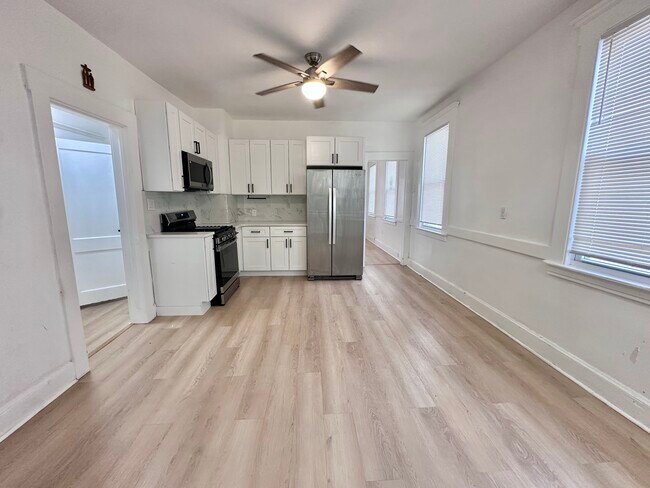 49 East Ave in West Haven, CT - Building Photo - Building Photo