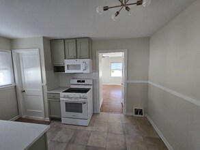 3549 St Sebastian Ln in St. Ann, MO - Foto de edificio - Building Photo