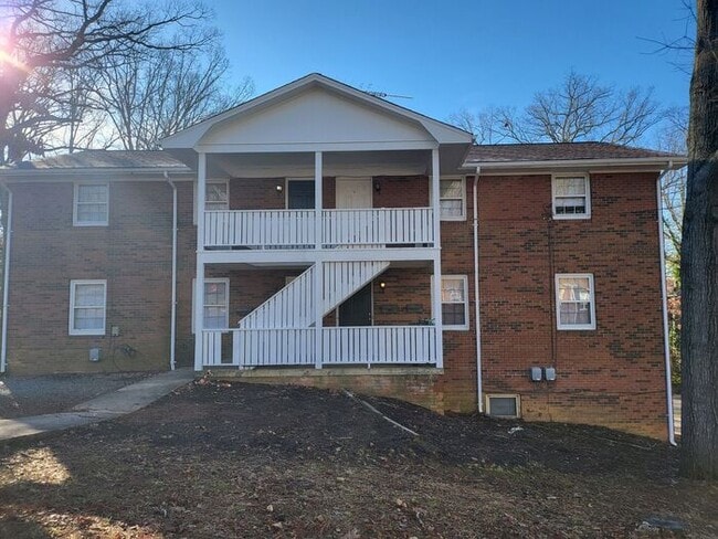 property at 606 Montgomery Ave